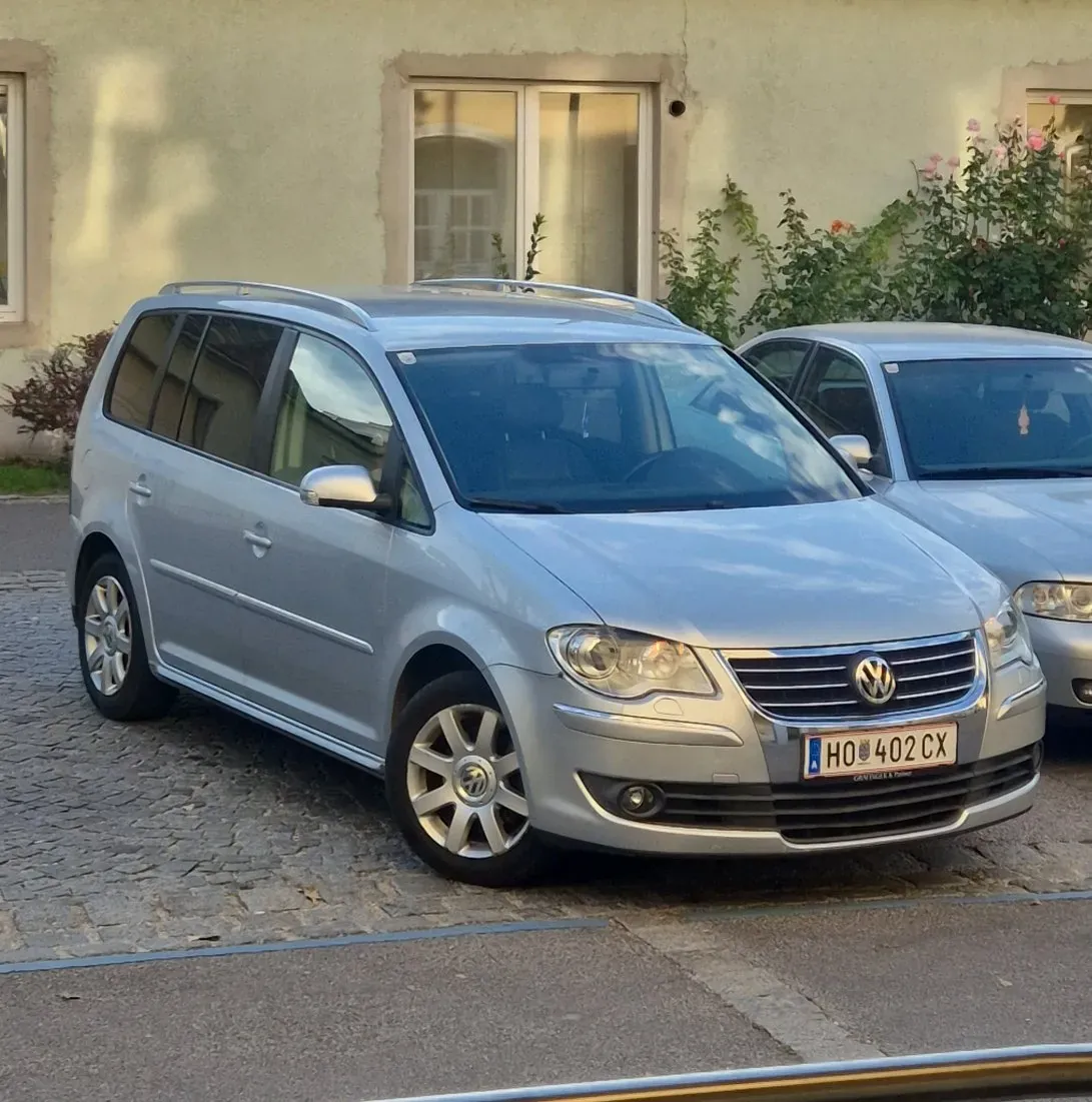 Volkswagen Touran 2008 photo 3