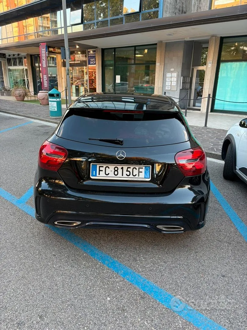Mercedes-Benz A180 2016 photo 2