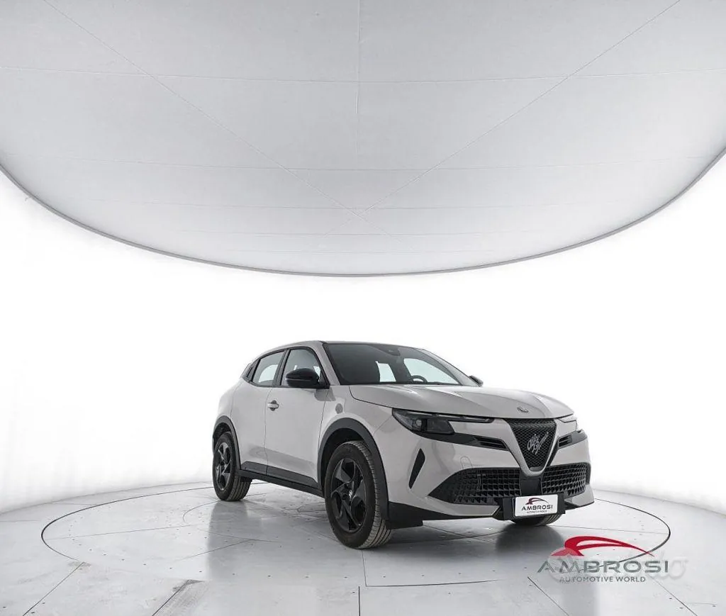Alfa Romeo Junior 2025 photo 2