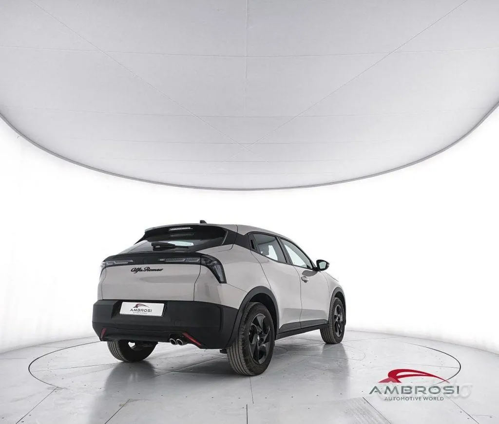 Alfa Romeo Junior 2025 photo 3