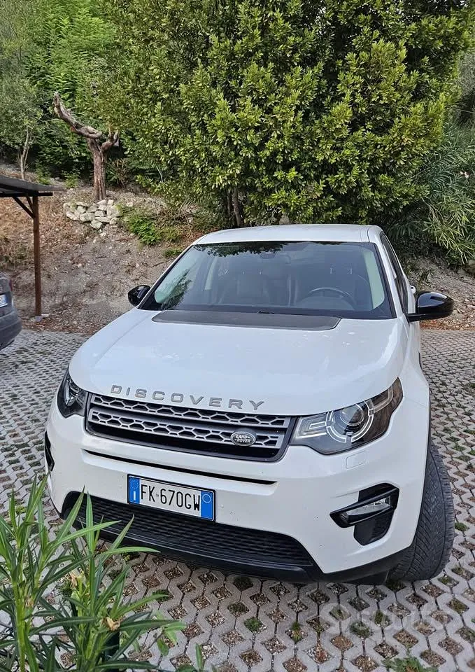 Land Rover Discovery Sport 2017 photo 5