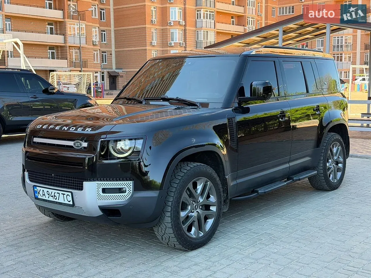 Land Rover Defender 2022 photo 2