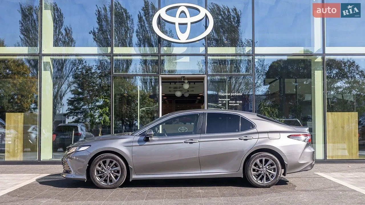 Toyota Camry 2022 photo 3