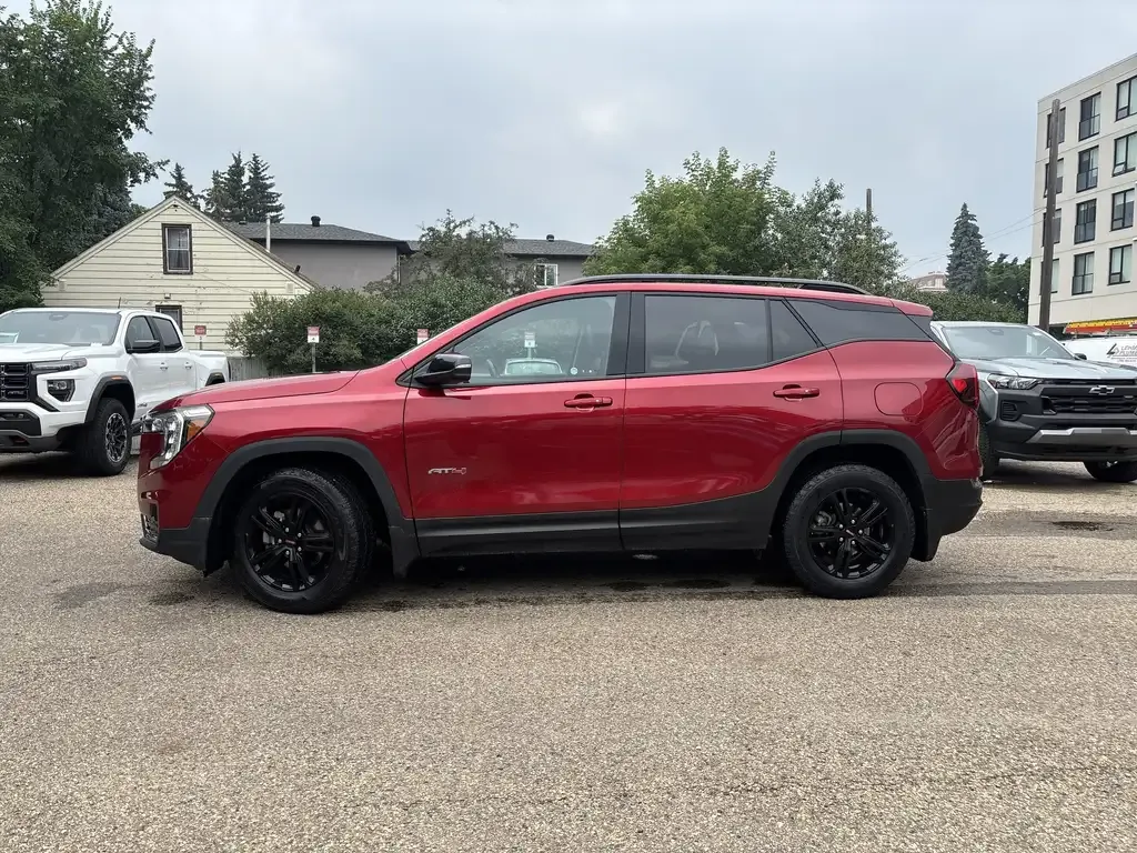 GMC Terrain 2024 photo 2