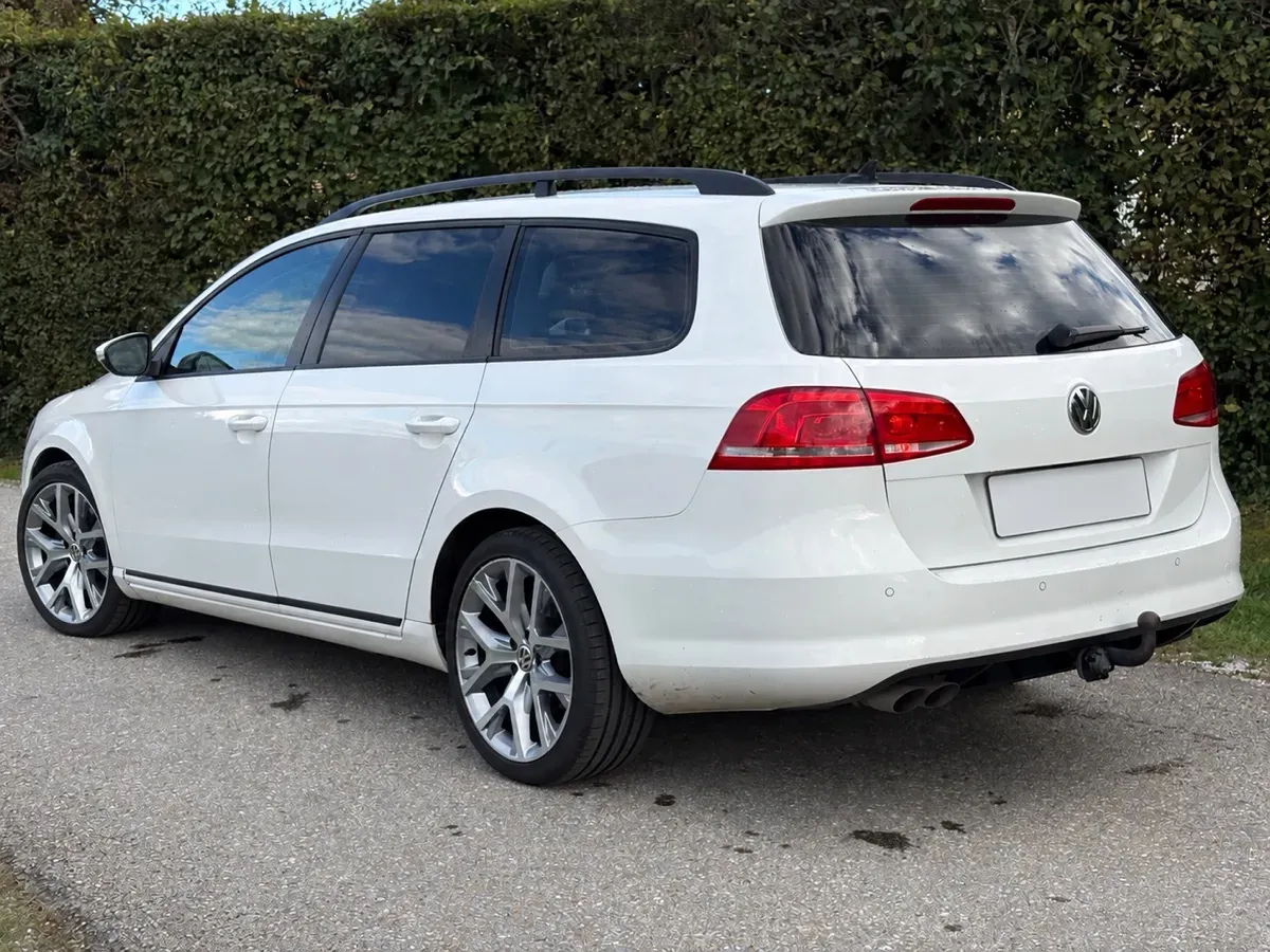 Volkswagen Passat 2011 photo 3