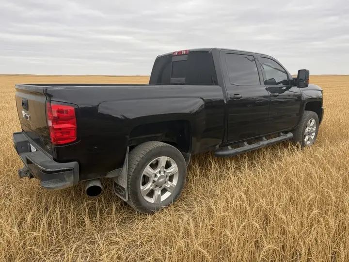Chevrolet Silverado 2500 2018 photo 3