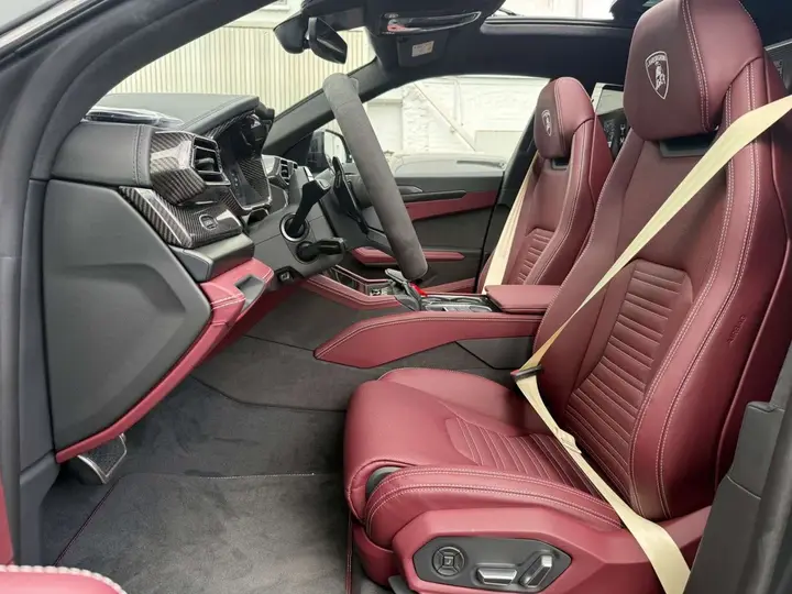 Lamborghini Urus 2026 photo 2