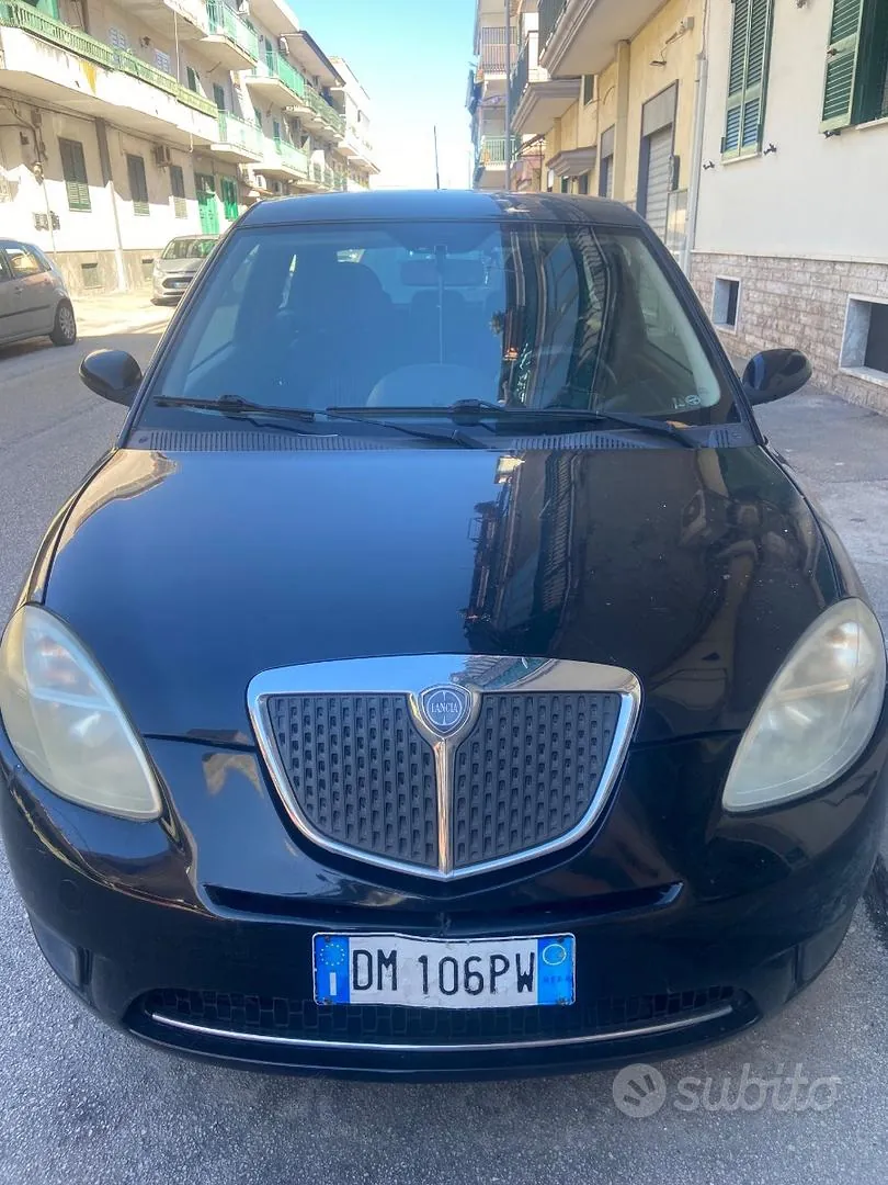 Lancia Ypsilon