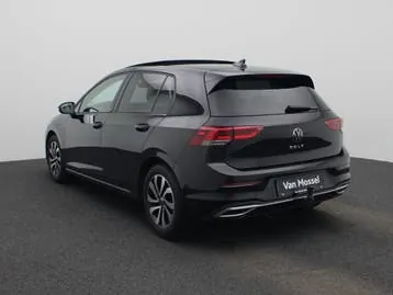 Volkswagen Golf 2022 photo 2