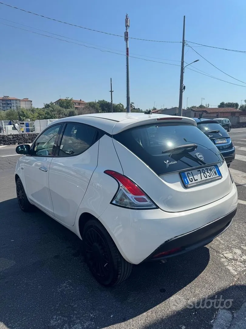 Lancia Ypsilon 2022 photo 4