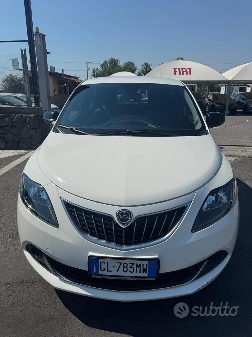 Lancia Ypsilon 2022 photo 2