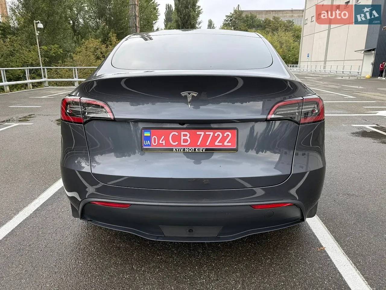 Tesla Model Y 2023 photo 4