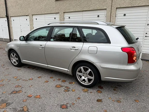 Toyota Avensis 2003 photo 4