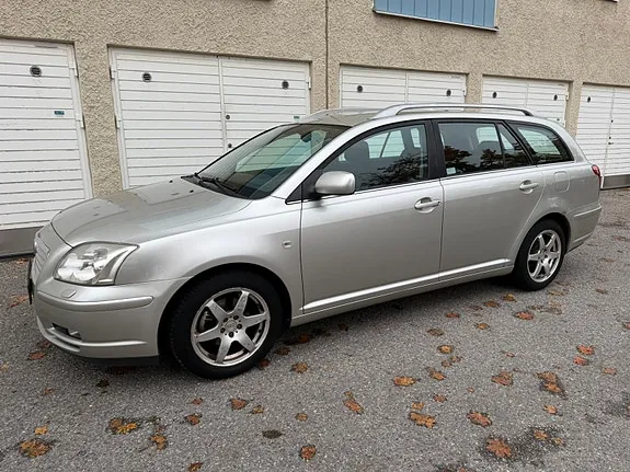 Toyota Avensis 2003 photo 3