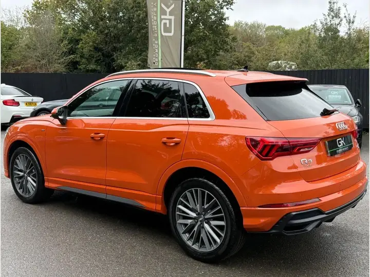 Audi Q3 2019 photo 2