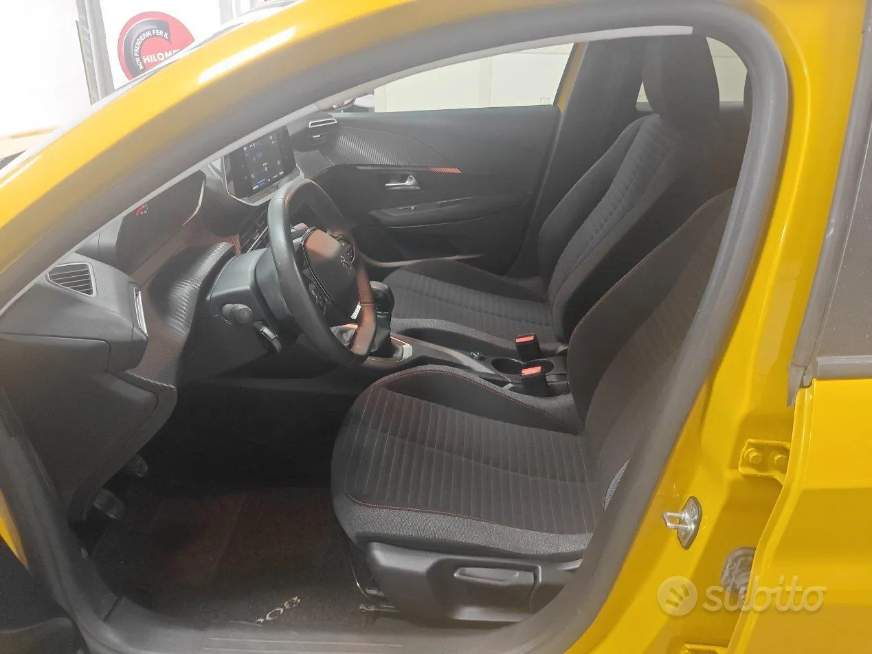 Peugeot 208 2023 photo 2