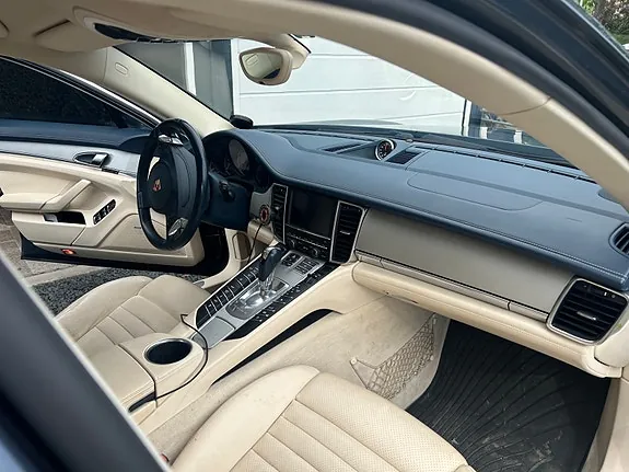 Porsche Panamera 4S 2010 photo 4