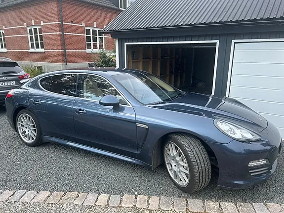 Porsche Panamera 4S 2010 photo 3
