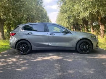 BMW 1 Series 2024 photo 2