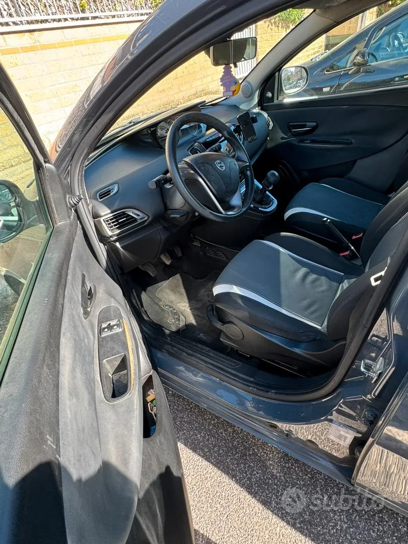 Lancia Ypsilon 2014 photo 4