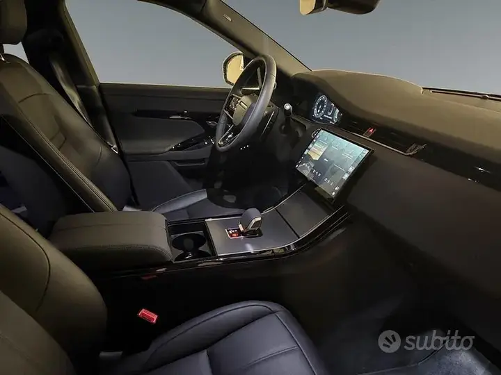 Land Rover Evoque 2025 photo 3