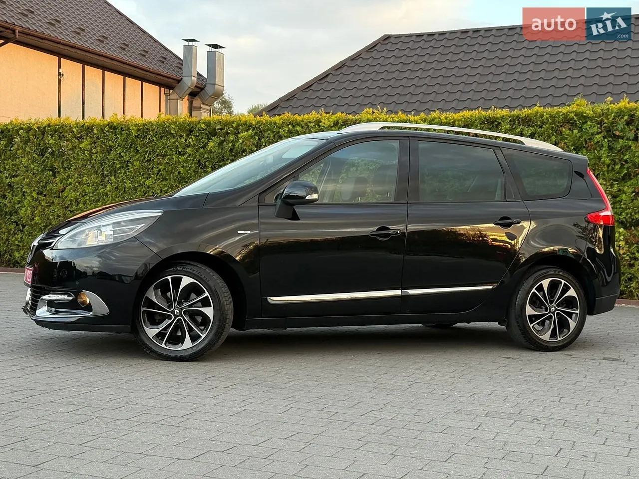 Renault Grand Scenic 2016 photo 2