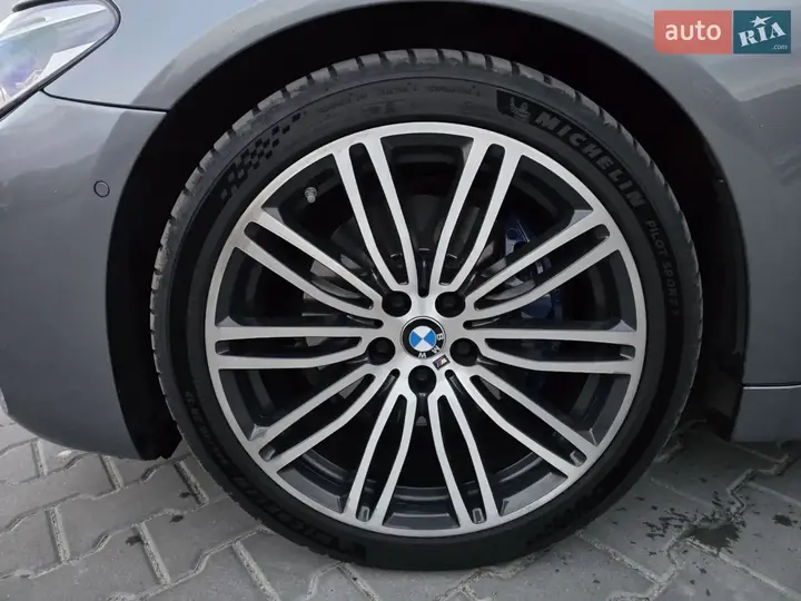 BMW 5 Series 2017 photo 4