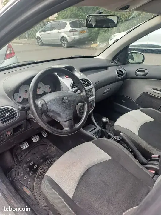 Peugeot 206 2007 photo 3