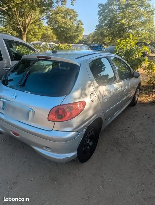 Peugeot 206 2007 photo 2