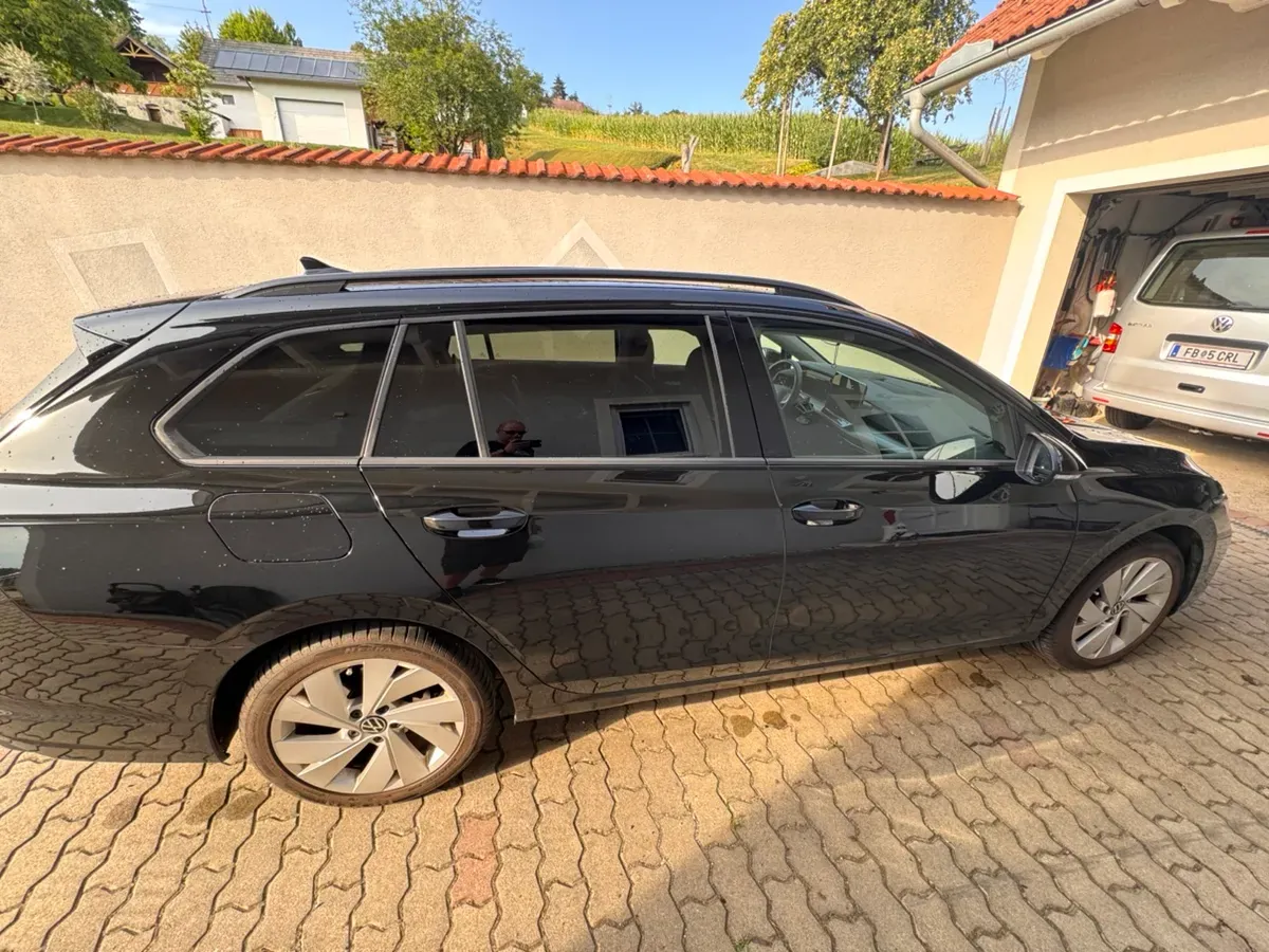 Volkswagen Golf 2024 photo 2