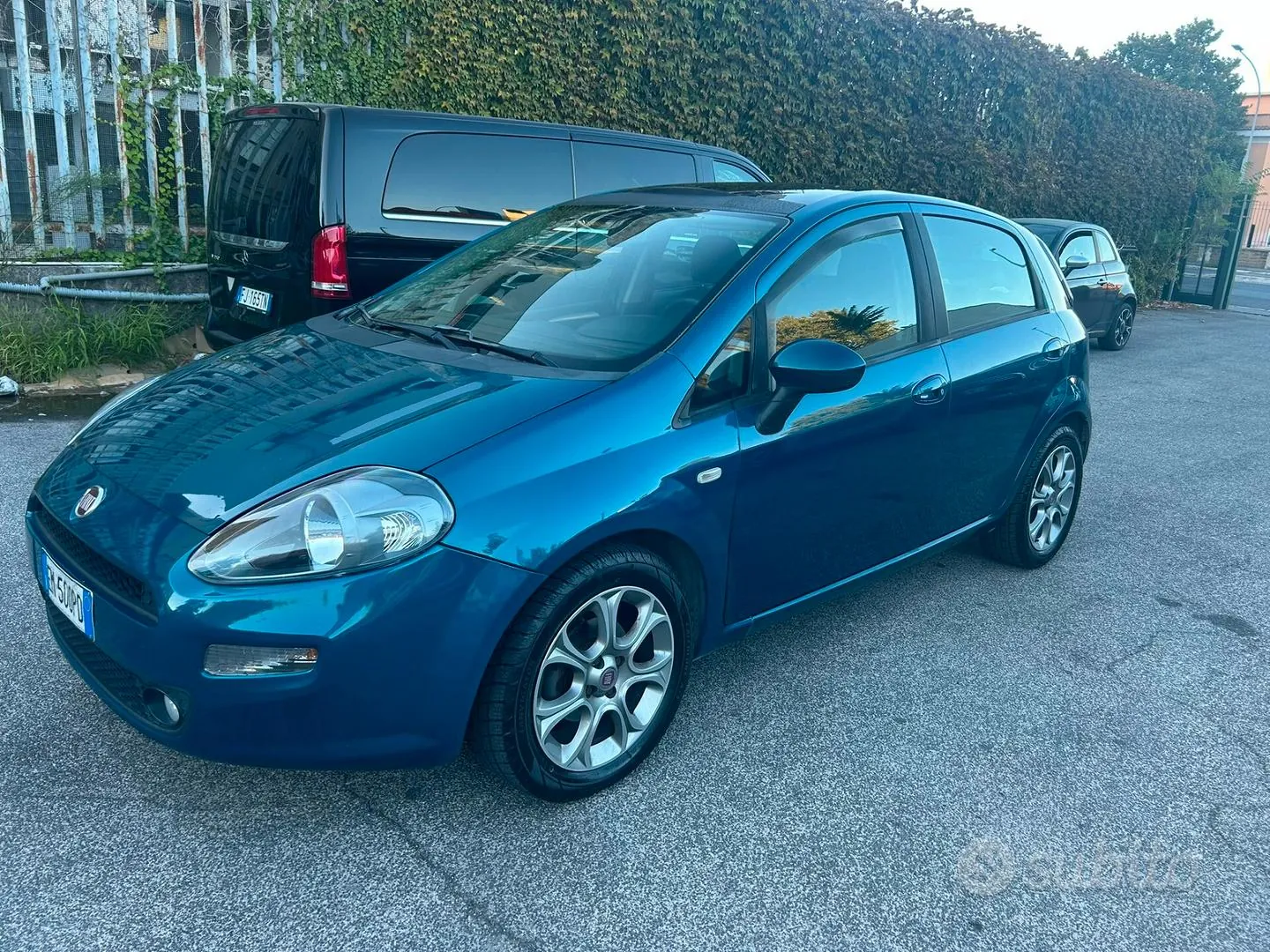Fiat Punto 2012 photo 3