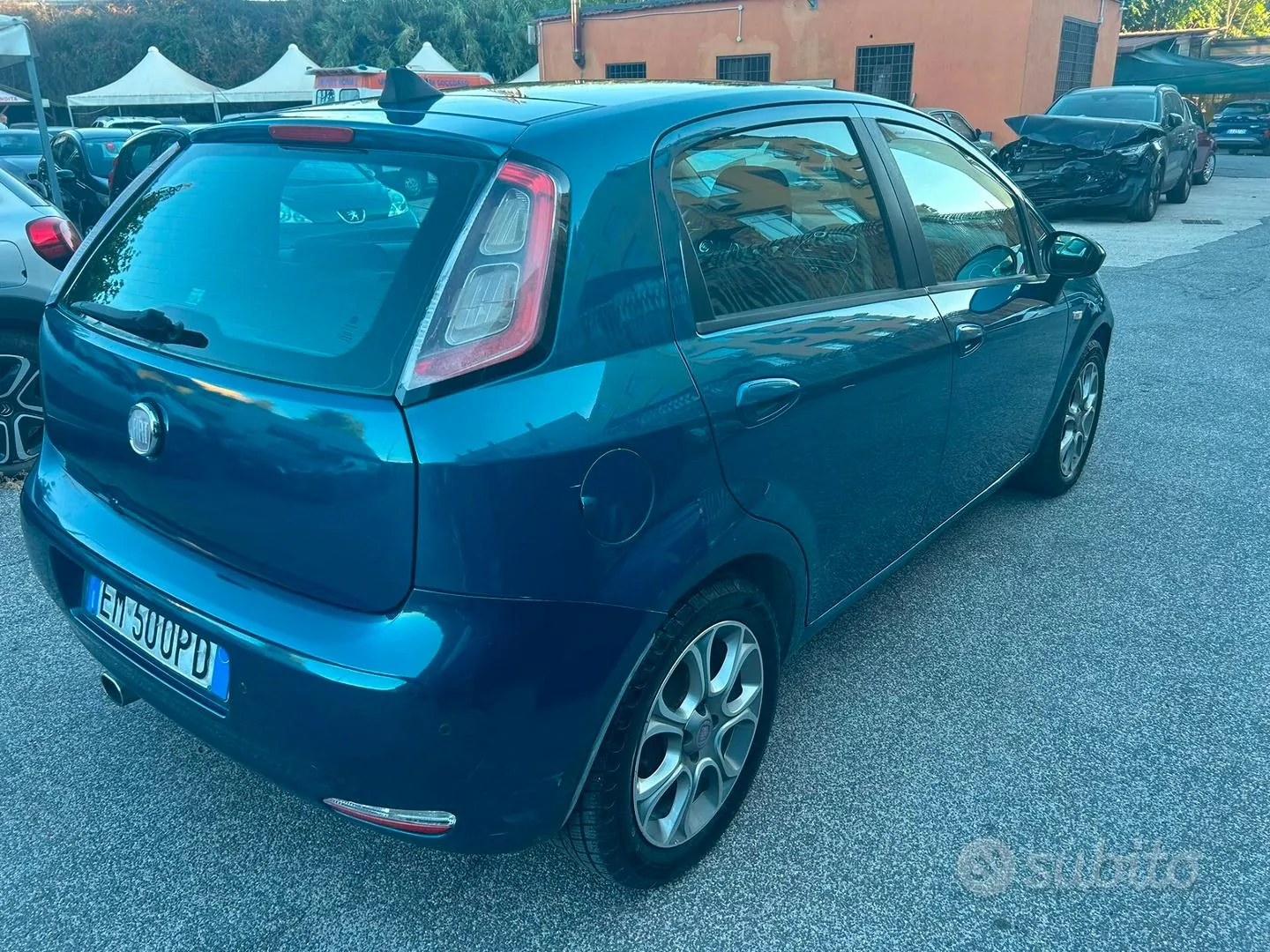 Fiat Punto 2012 photo 2
