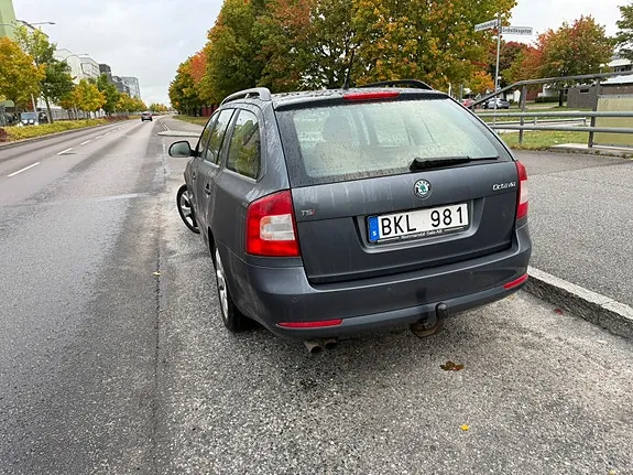 Skoda Octavia 2012 photo 5