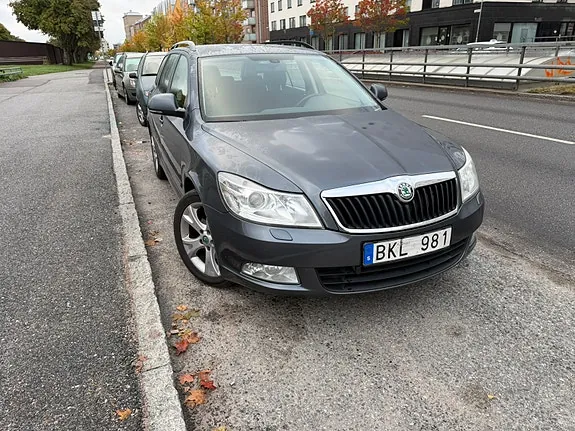 Skoda Octavia 2012 photo 3