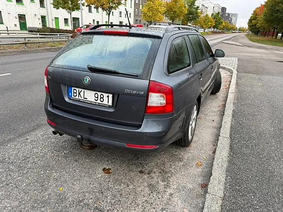 Skoda Octavia 2012 photo 4
