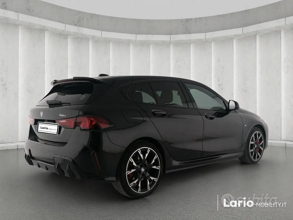 BMW 1 Series 2025 photo 3