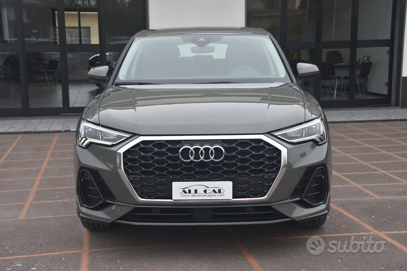 Audi Q3 2023 photo 2