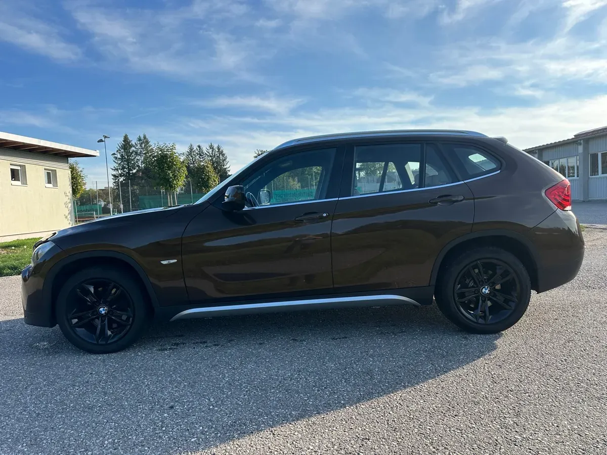 BMW X1 2011 photo 2