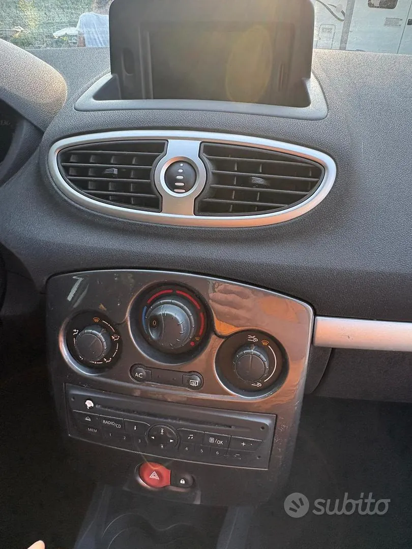 Renault Clio 2012 photo 5