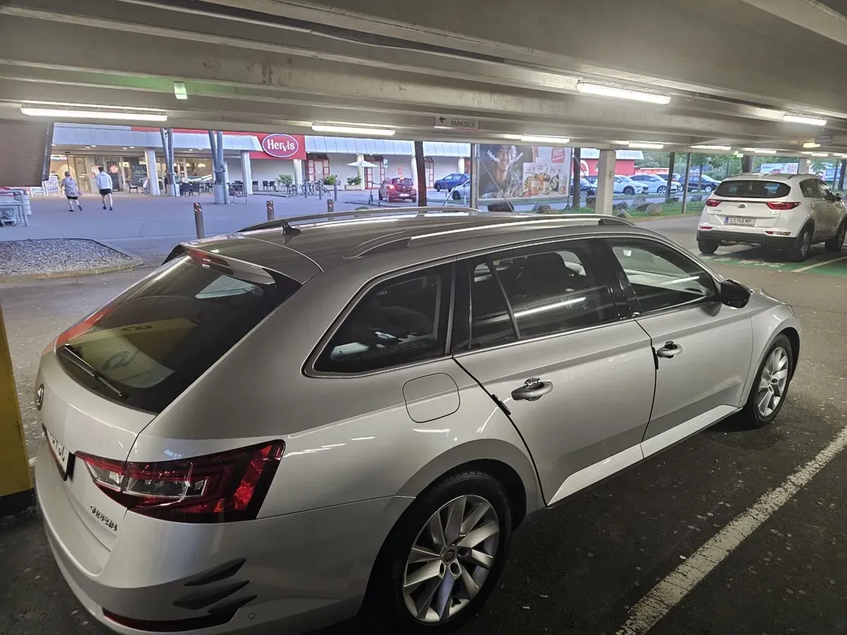 Skoda Superb 2016 photo 2
