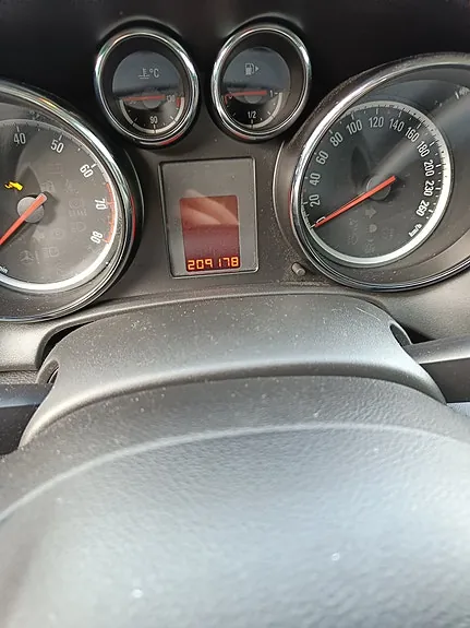 Opel Astra 2010 photo 3