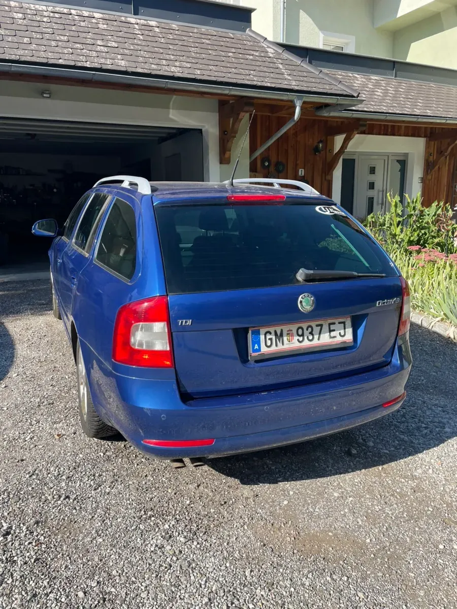 Skoda Octavia 2009 photo 3