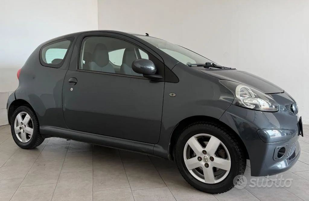 Toyota Aygo 2005 photo 2