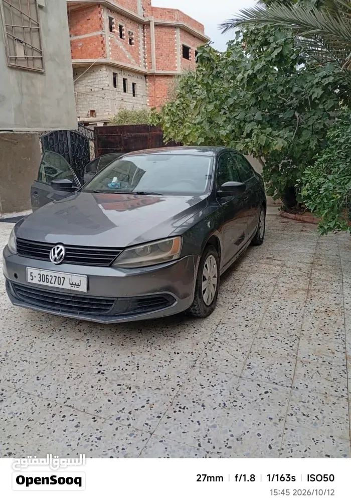 Volkswagen Golf 2012 photo 2