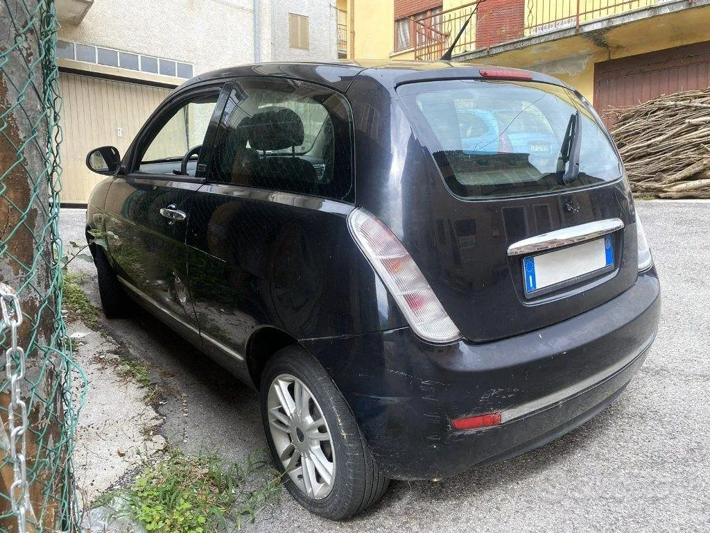 Lancia Ypsilon 2012 photo 2