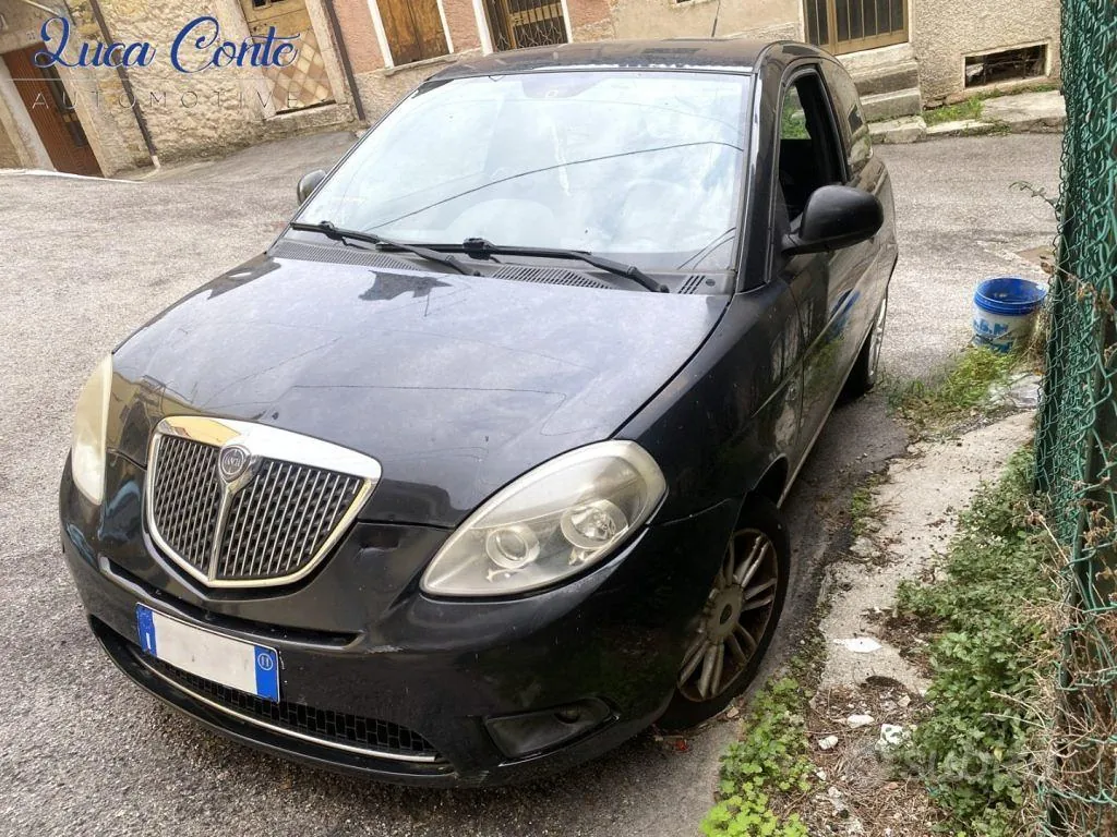 Lancia Ypsilon