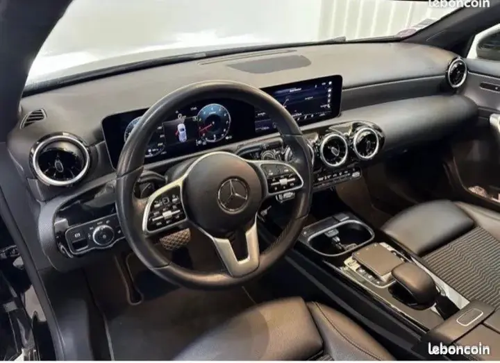 Mercedes-Benz A-Class 2019 photo 3