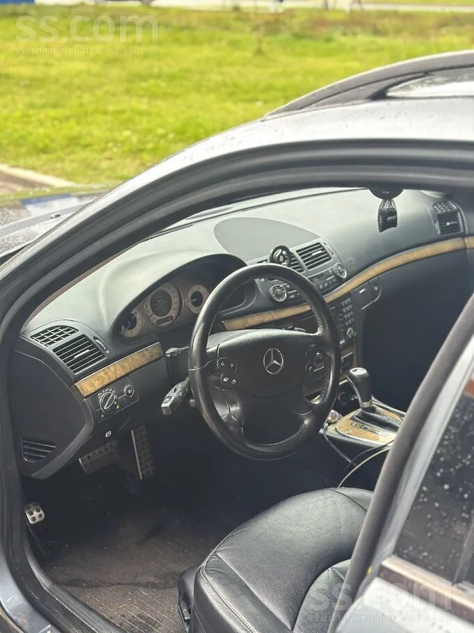 Mercedes-Benz E320 2008 photo 5