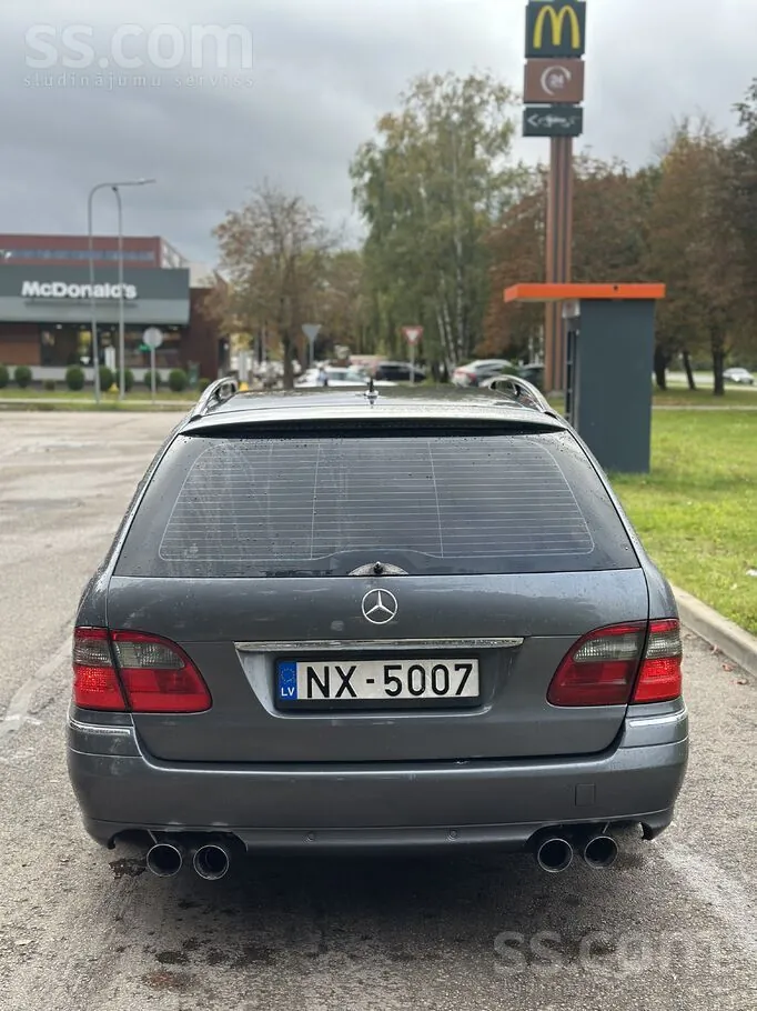 Mercedes-Benz E320 2008 photo 4