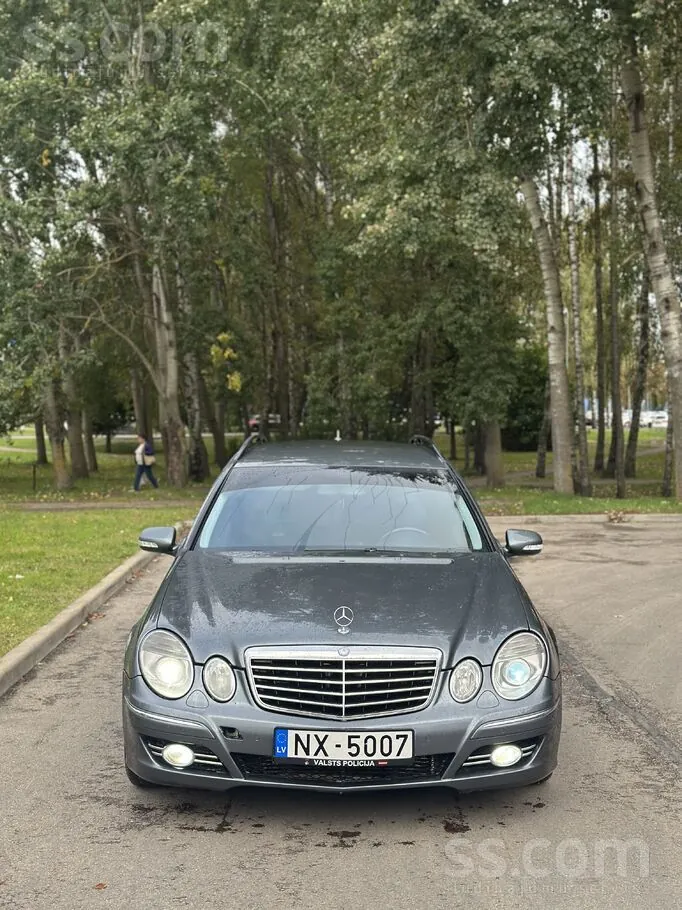 Mercedes-Benz E320